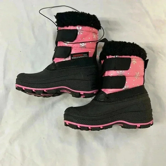 NWT -  winter boots. Size 6 - Picture 4 of 9